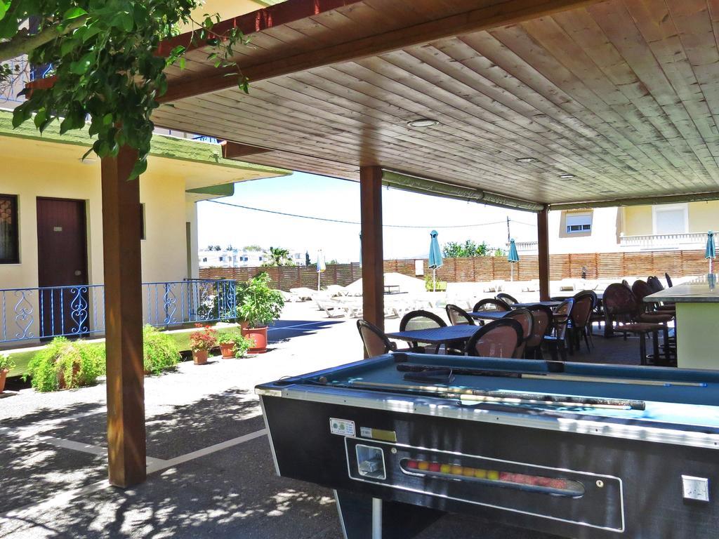 Maritime Hotel Apartments Petaloudes Buitenkant foto