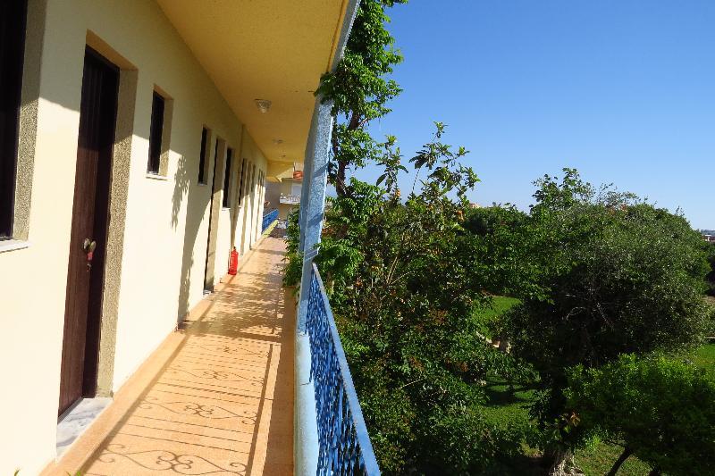 Maritime Hotel Apartments Petaloudes Buitenkant foto