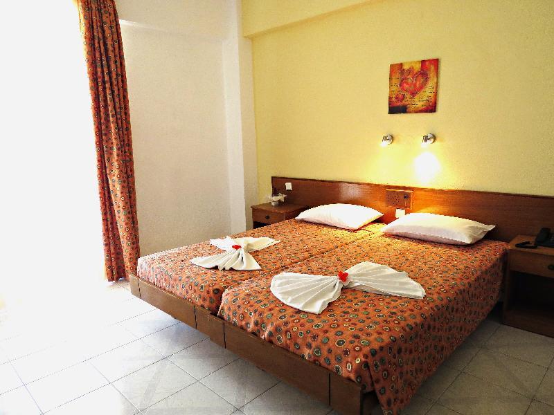 Maritime Hotel Apartments Petaloudes Buitenkant foto
