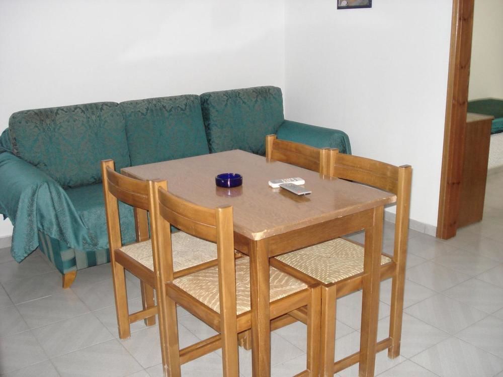 Maritime Hotel Apartments Petaloudes Buitenkant foto