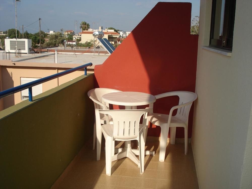 Maritime Hotel Apartments Petaloudes Buitenkant foto