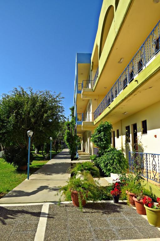 Maritime Hotel Apartments Petaloudes Buitenkant foto