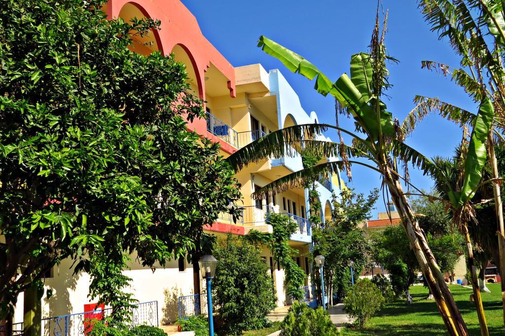 Maritime Hotel Apartments Petaloudes Buitenkant foto