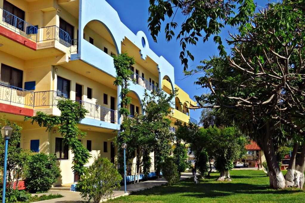 Maritime Hotel Apartments Petaloudes Buitenkant foto
